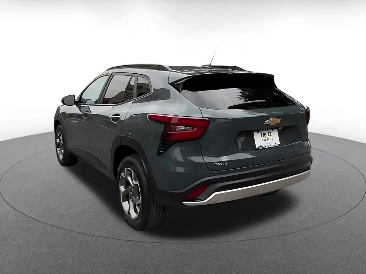 2025 Chevrolet Trax - Image 11