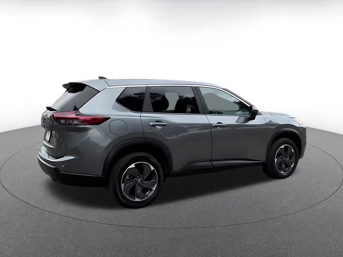 2025 Nissan Rogue - Image 15