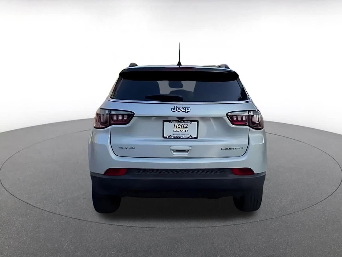 2025 Jeep Compass - Image 12