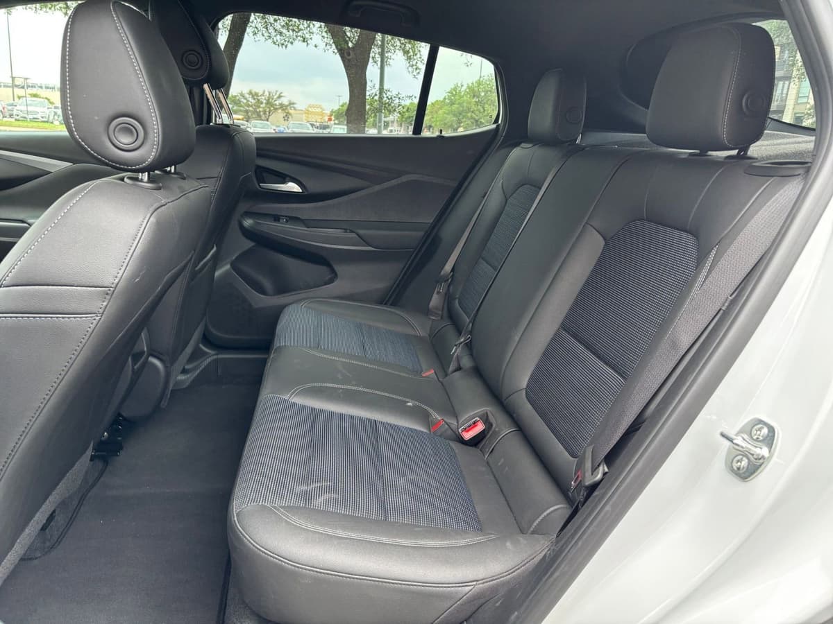 2025 Buick Envista - Image 21
