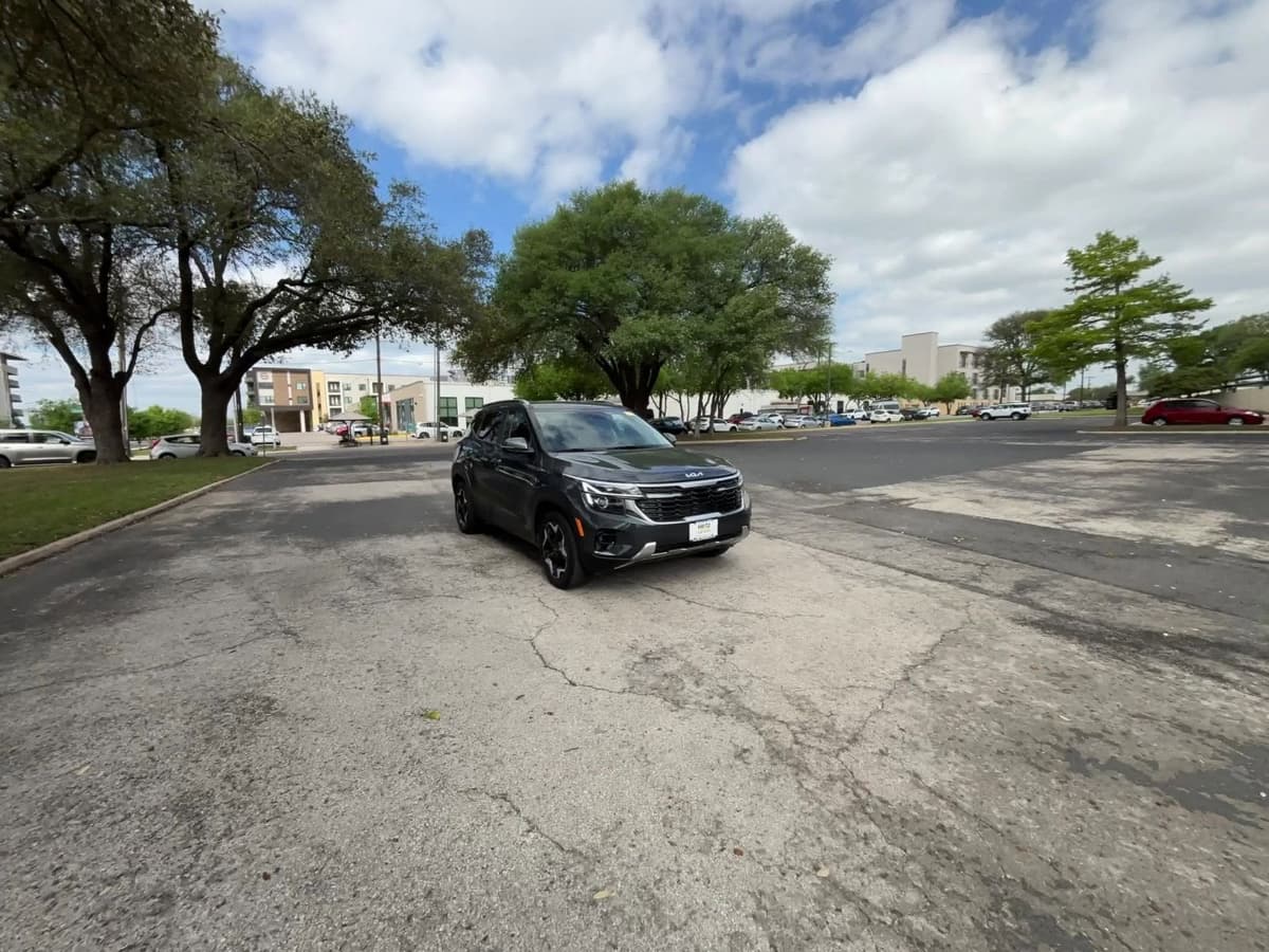 2025 Kia Seltos - Image 16