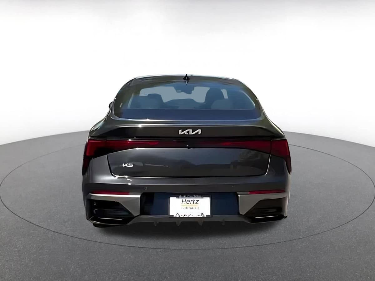 2025 Kia K5 - Image 11