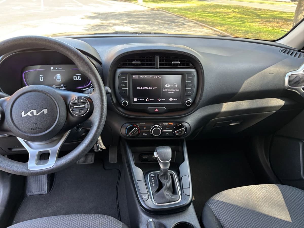2025 Kia Soul - Image 28