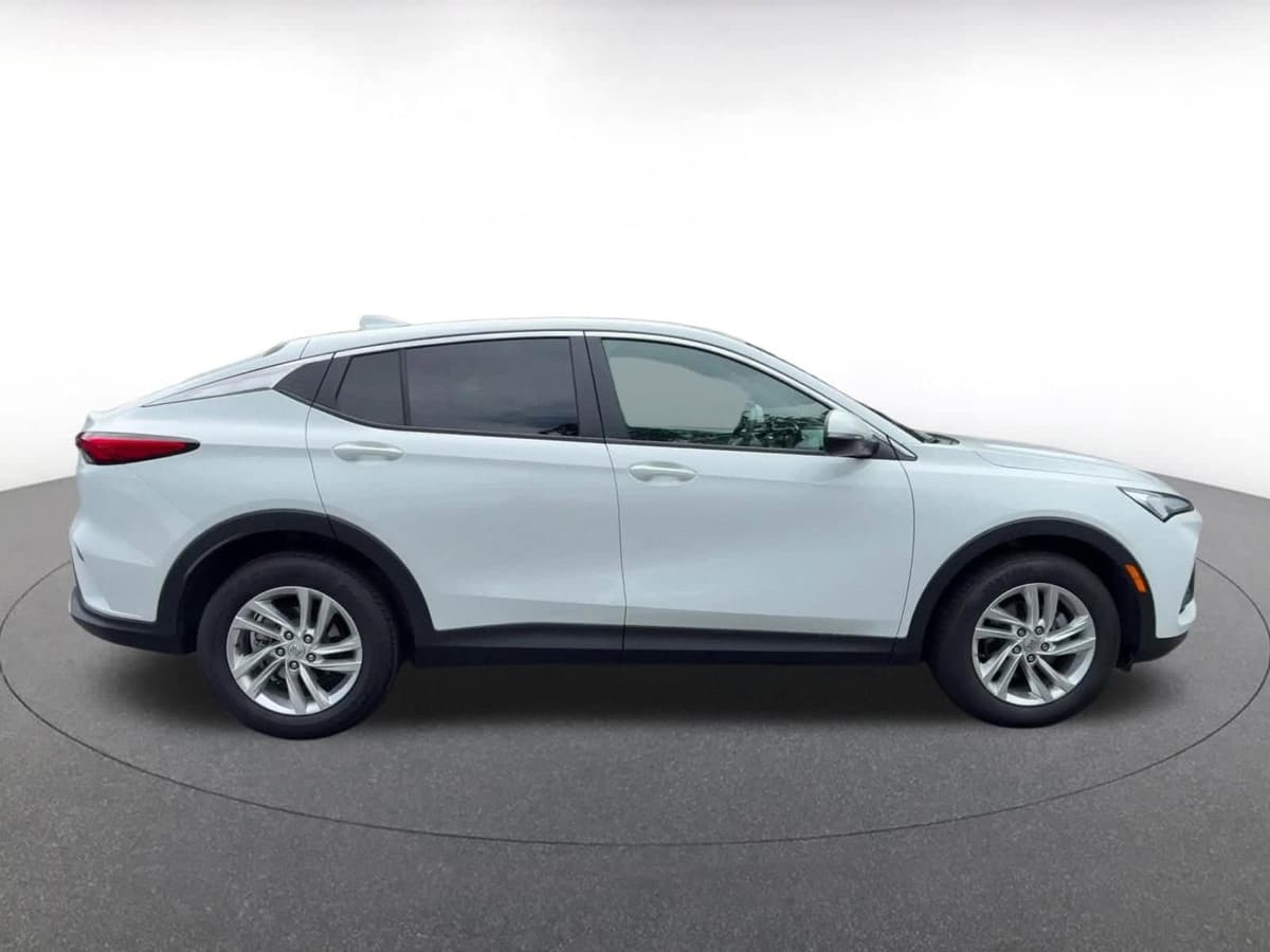2025 Buick Envista - Image 16