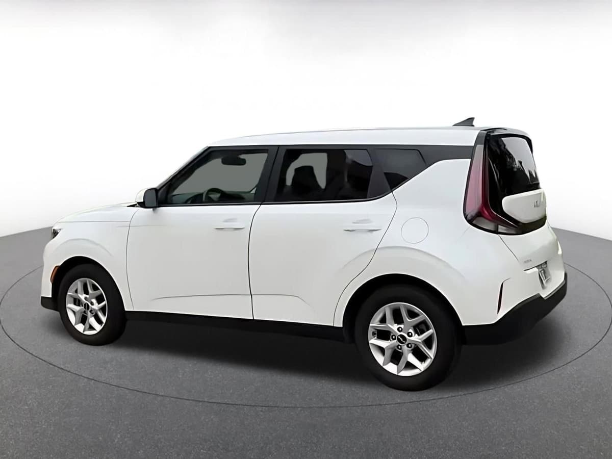 2025 Kia Soul - Image 10