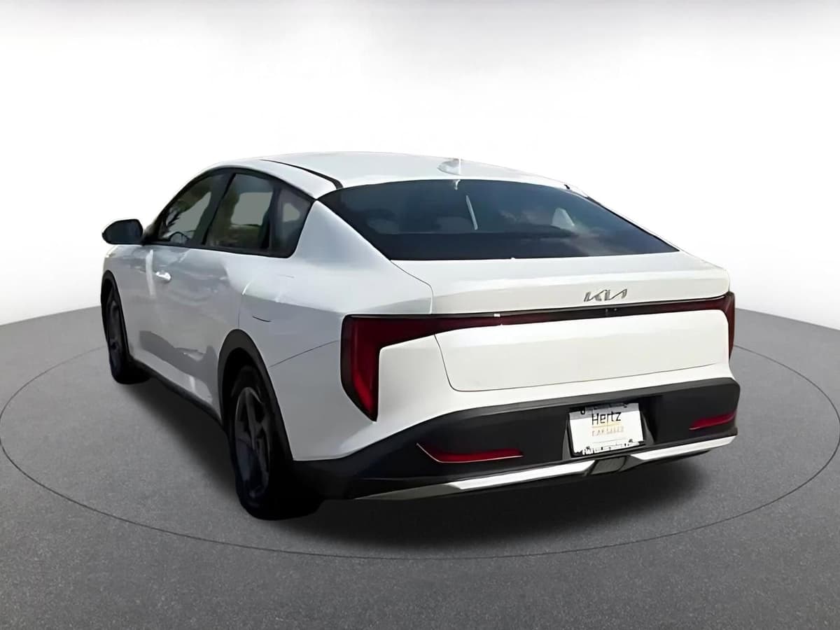 2025 Kia K4 - Image 11