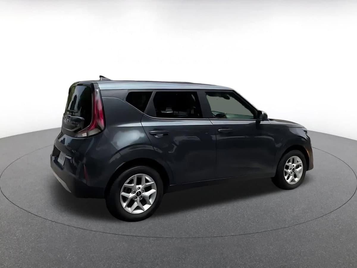 2025 Kia Soul - Image 14