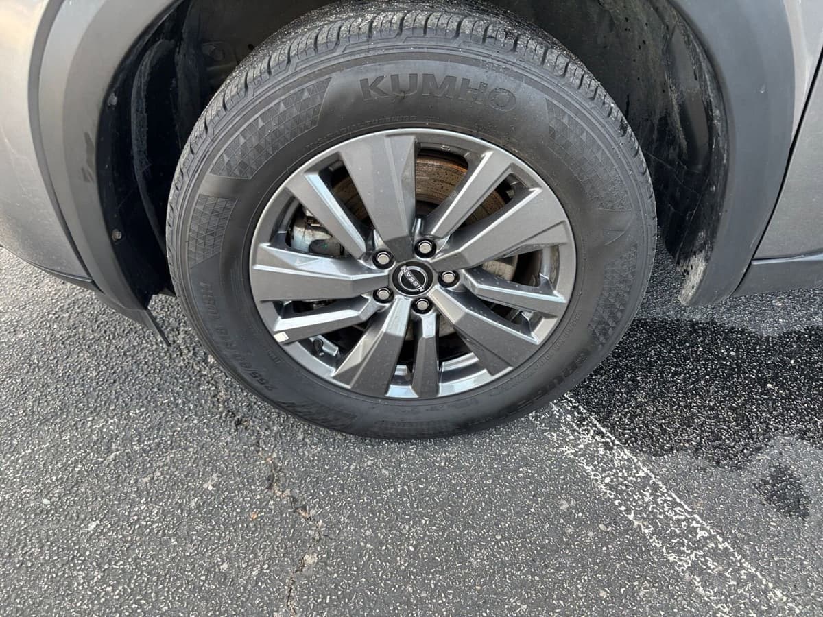 2025 Nissan Pathfinder - Image 25