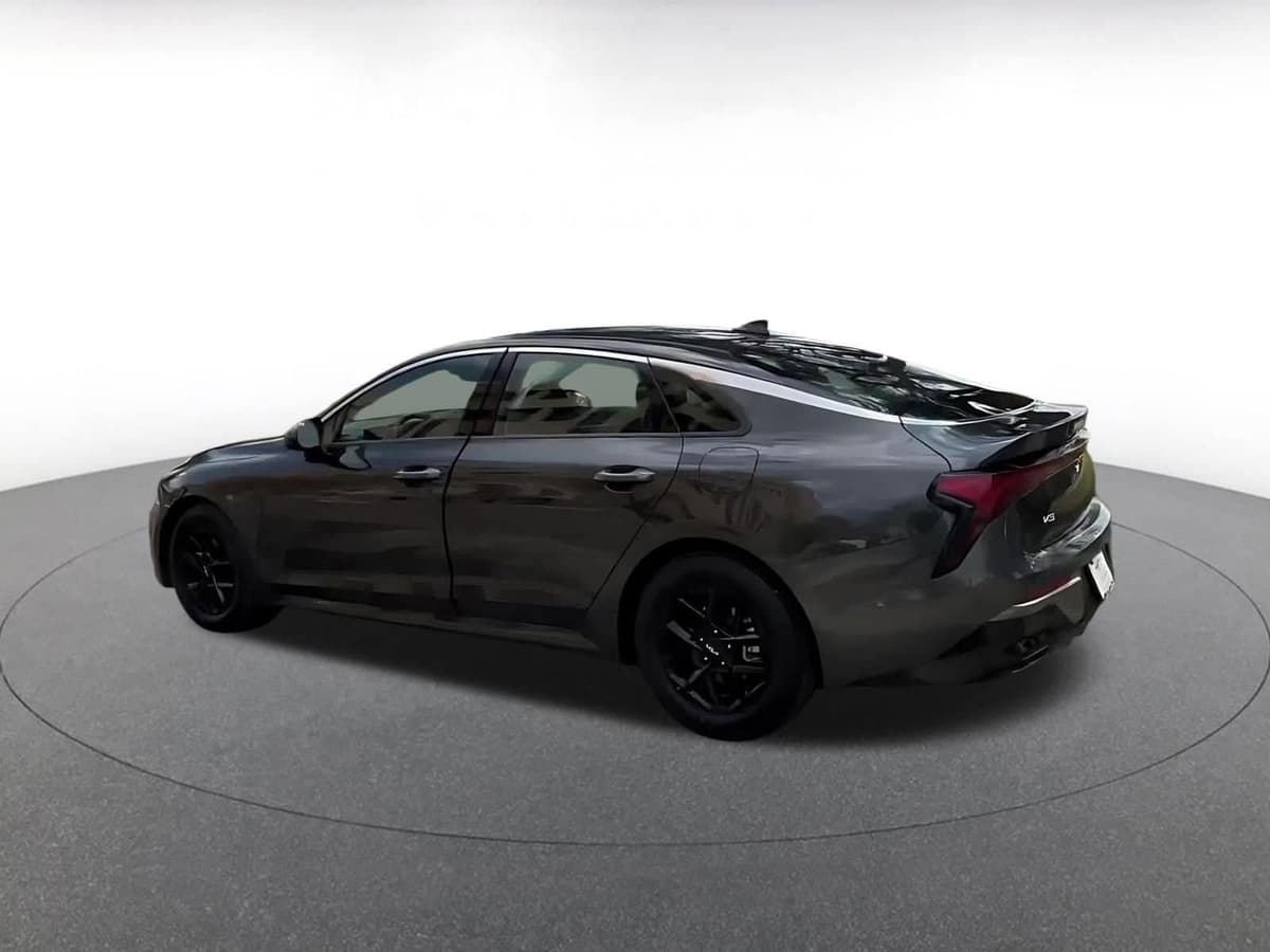 2025 Kia K5 - Image 8