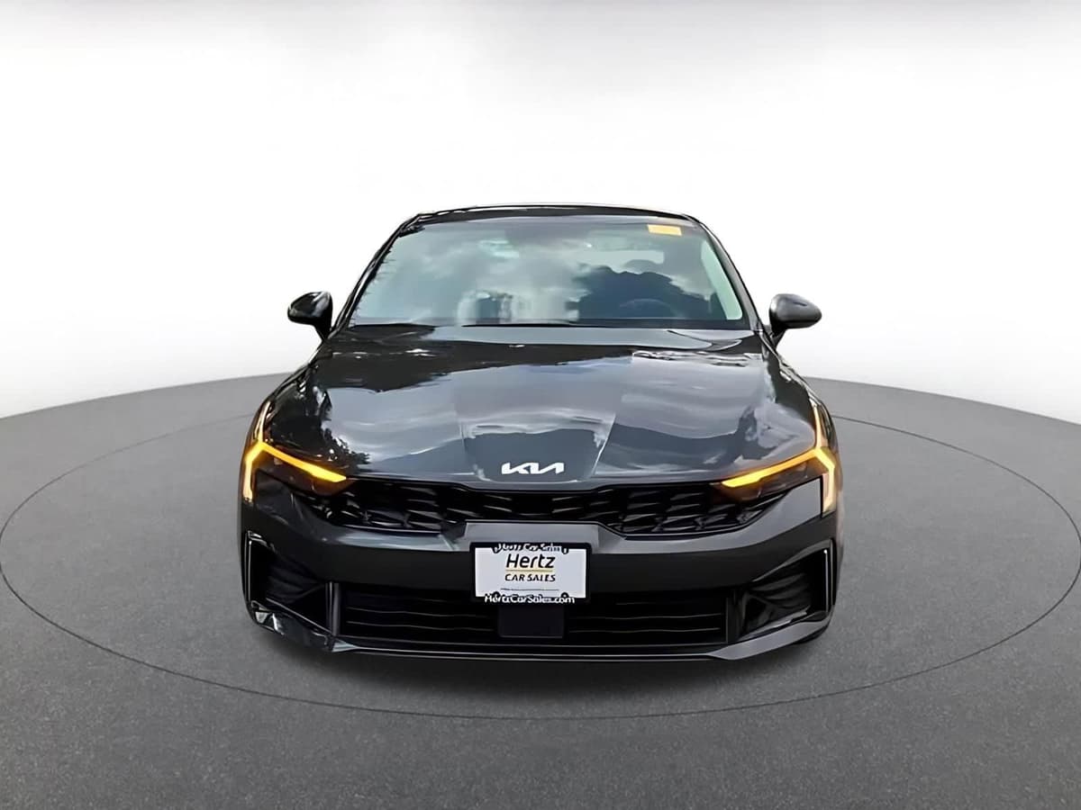 2025 Kia K5 - Image 3