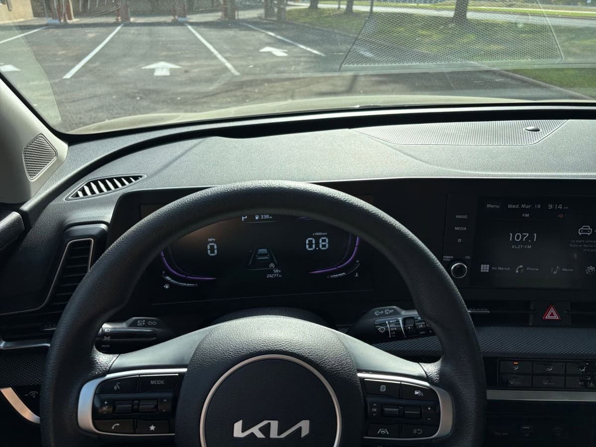 2025 Kia Sportage - Image 29