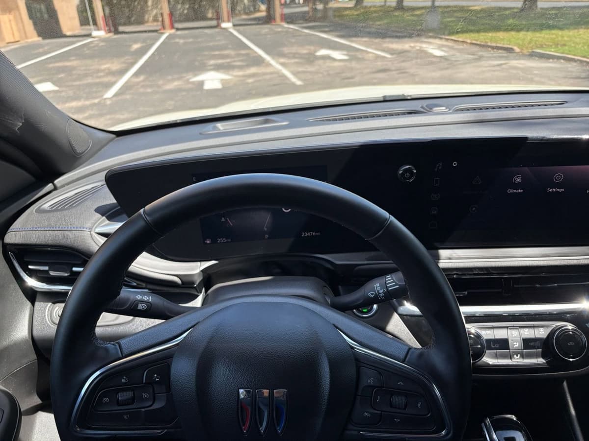 2025 Buick Envista - Image 29