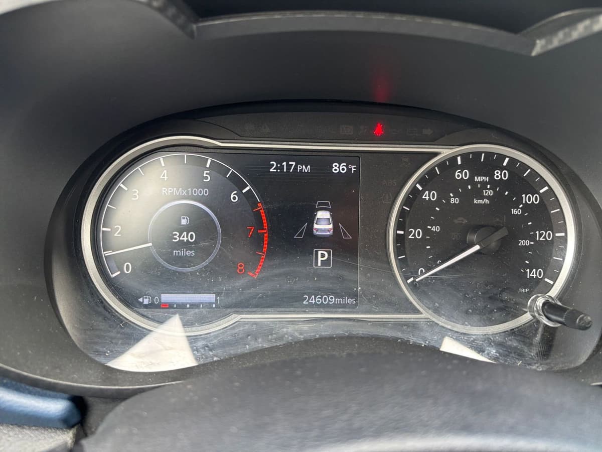 2025 Nissan Versa - Image 35