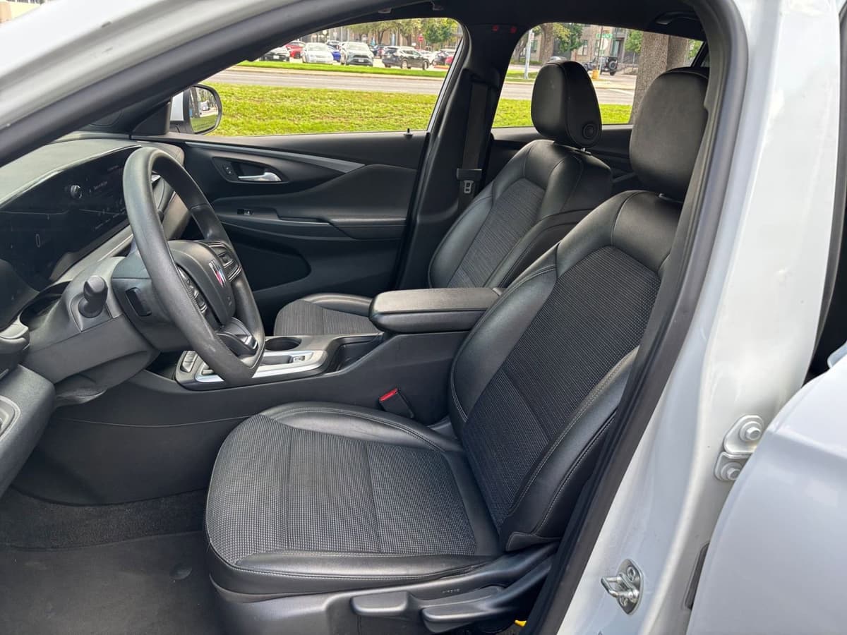 2025 Buick Envista - Image 31