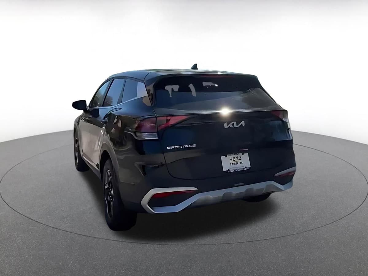 2025 Kia Sportage - Image 11