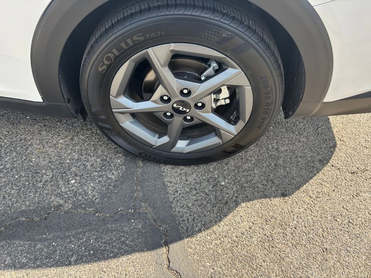 2025 Kia K4 - Image 25