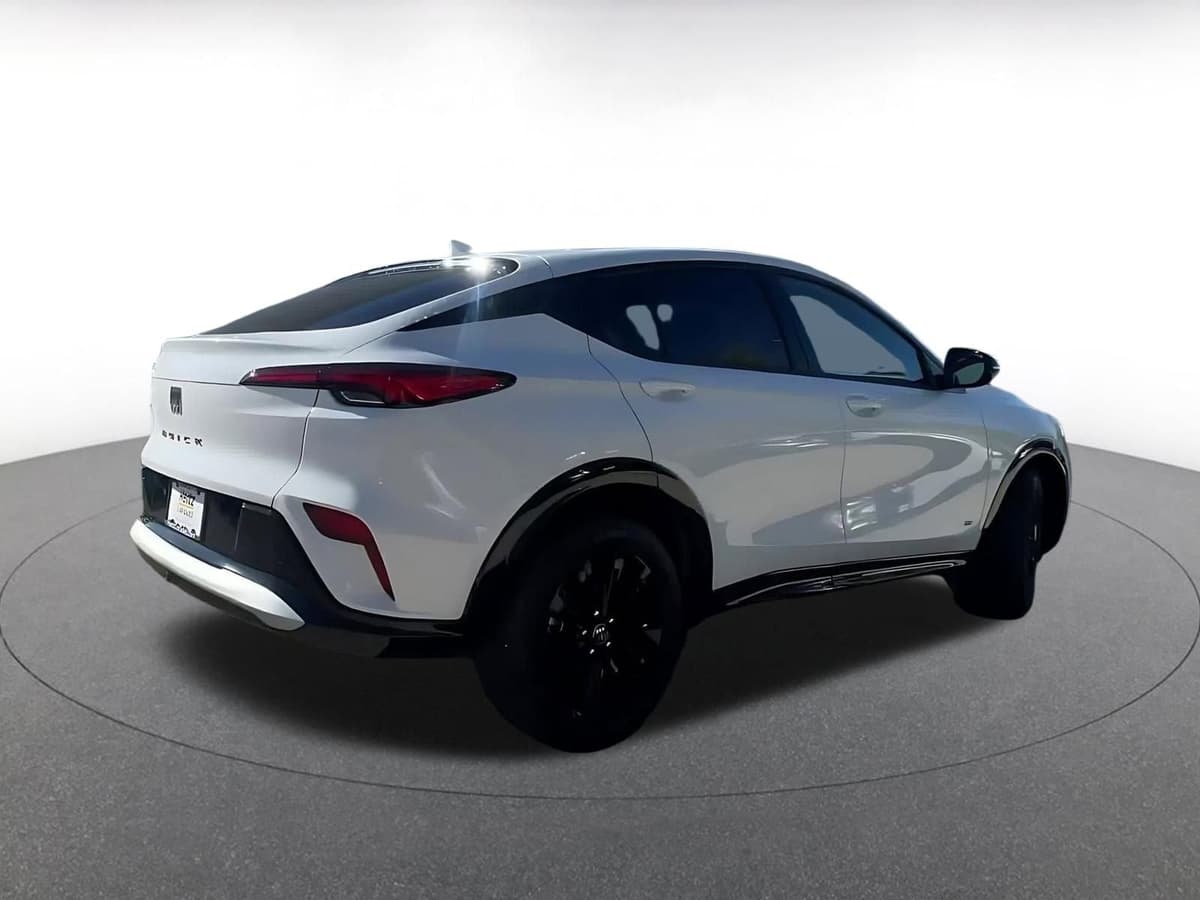 2025 Buick Envista - Image 13