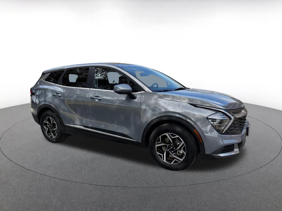 2025 Kia Sportage - Image 1
