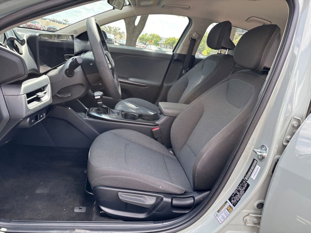 2025 Kia K4 - Image 22