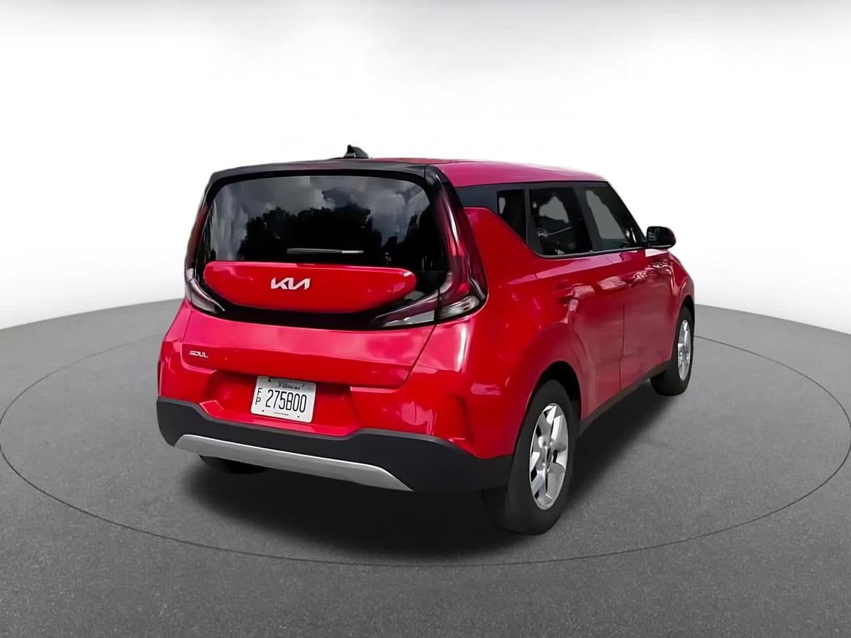 2025 Kia Soul - Image 12