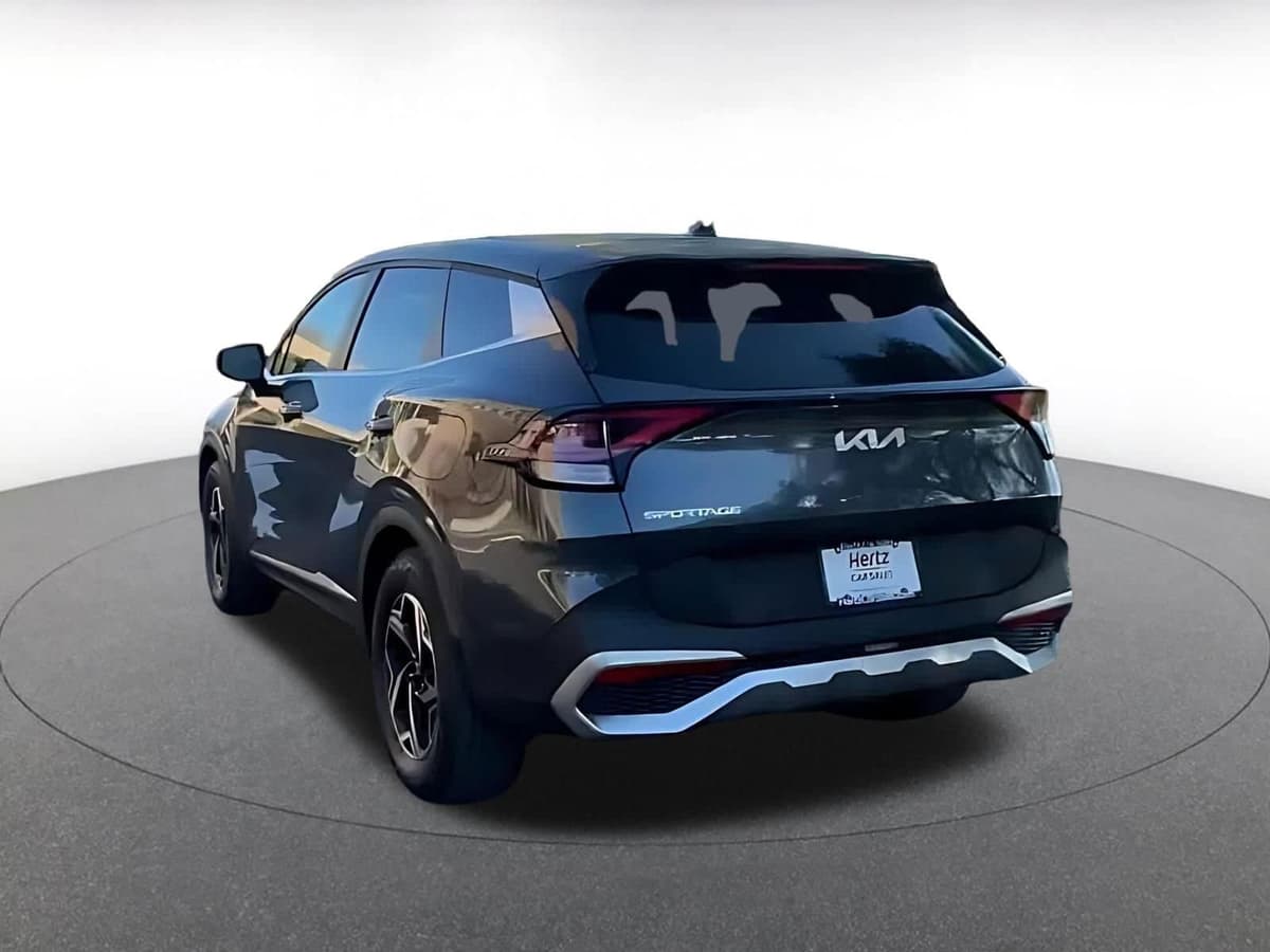 2025 Kia Sportage - Image 12