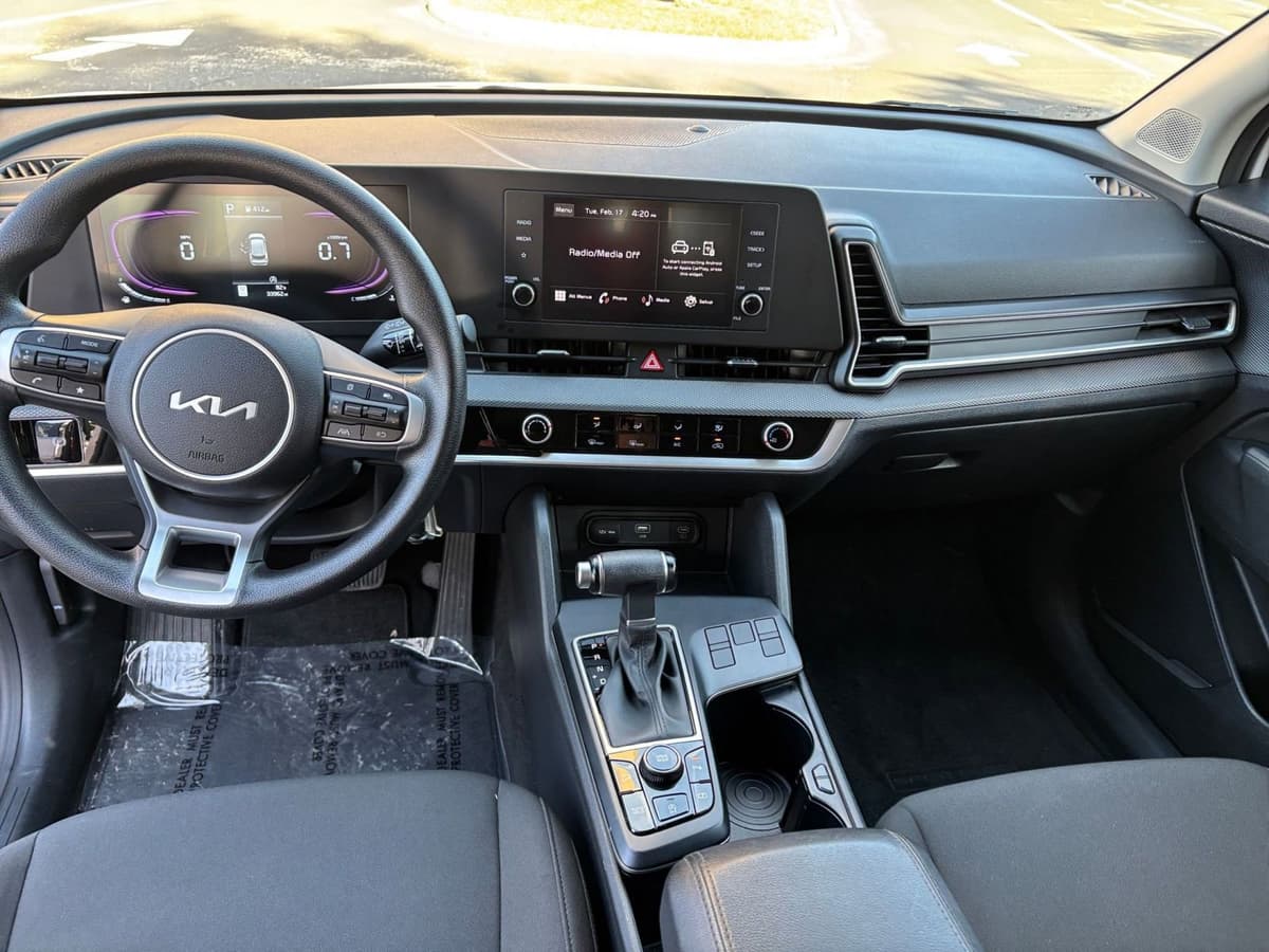 2025 Kia Sportage - Image 28