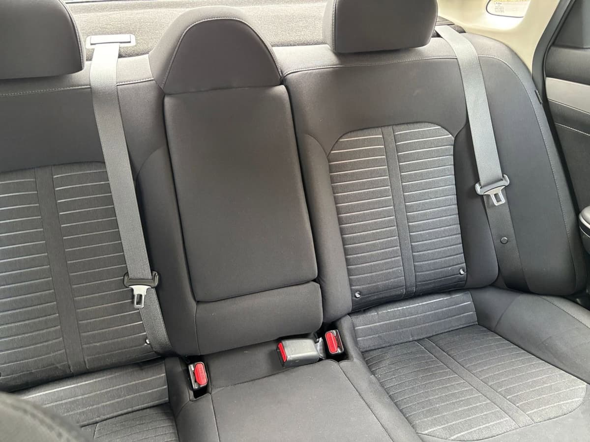 2025 Kia K5 - Image 32