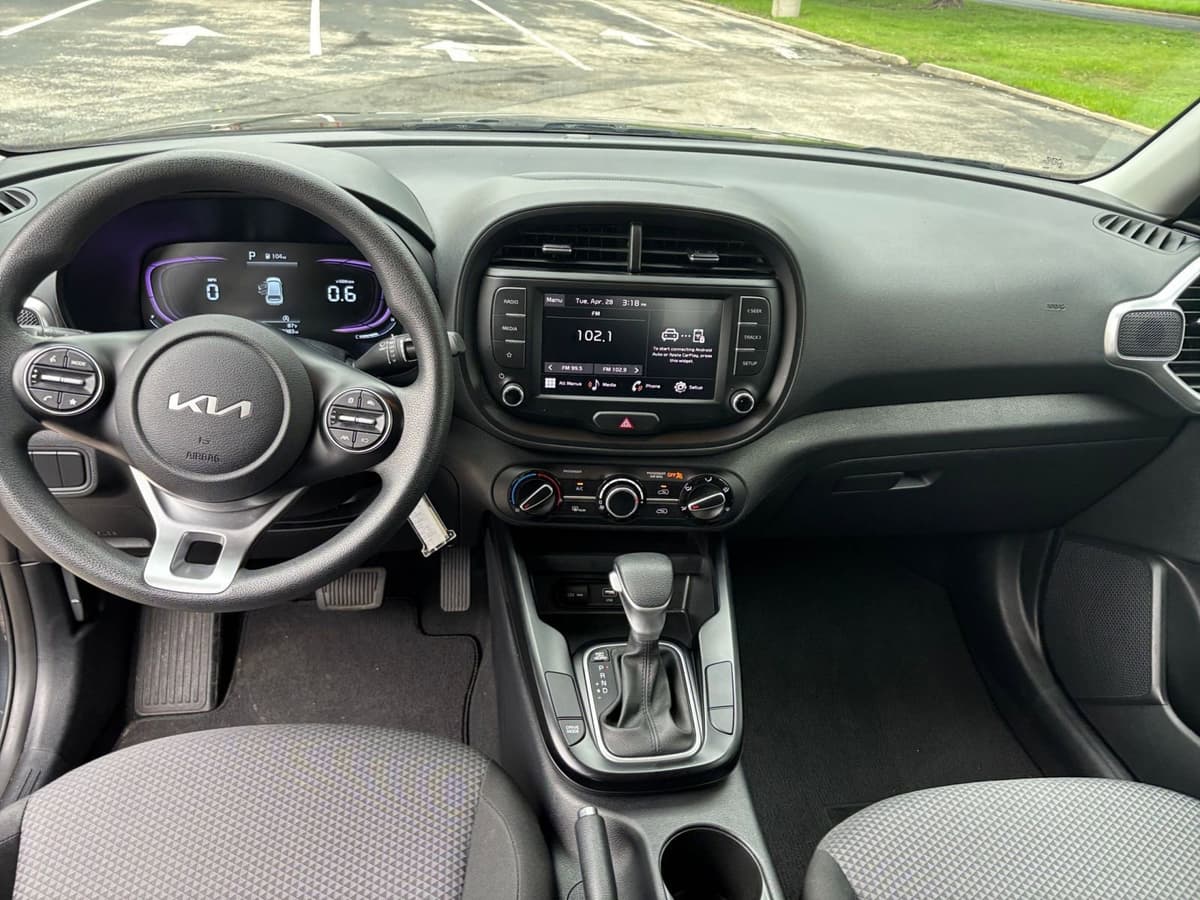 2025 Kia Soul - Image 28