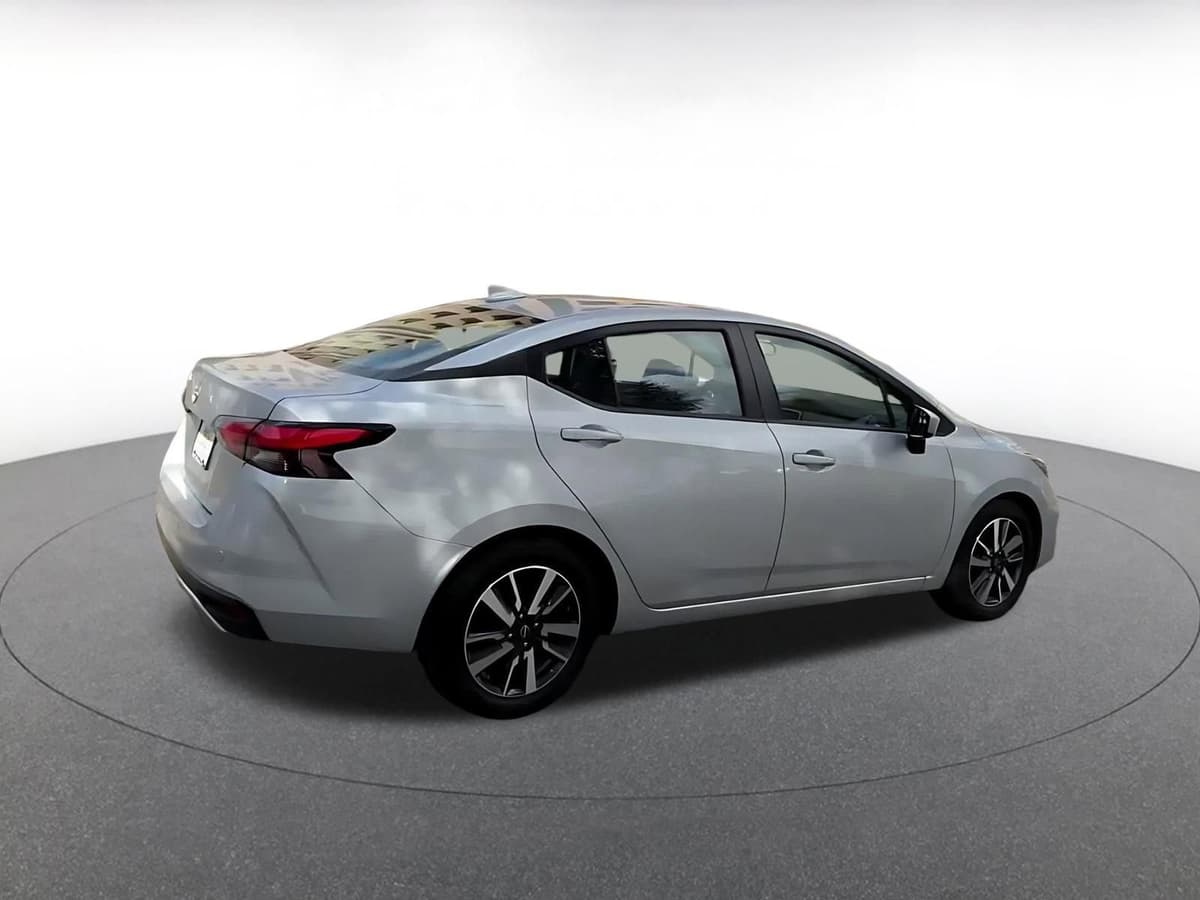 2025 Nissan Versa - Image 15