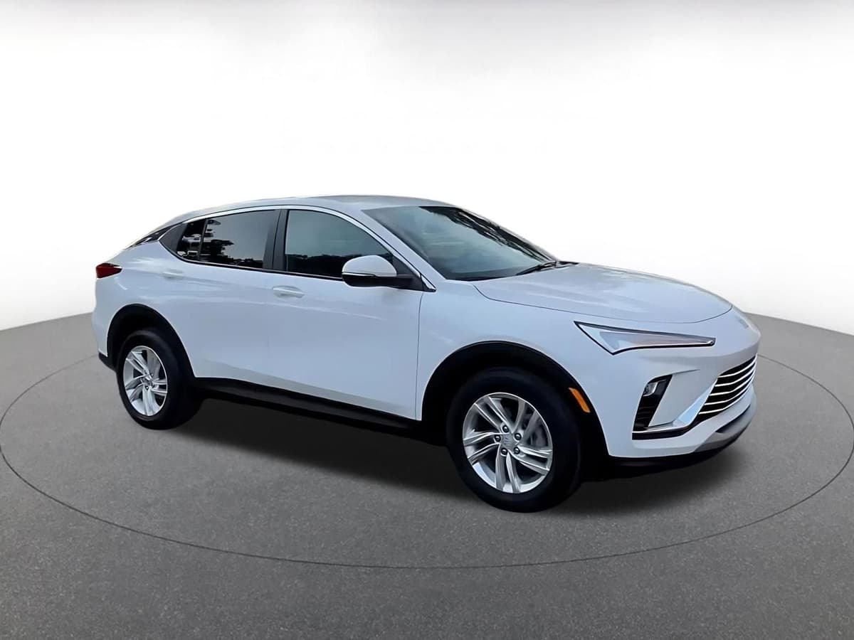 2025 Buick Envista - Image 2