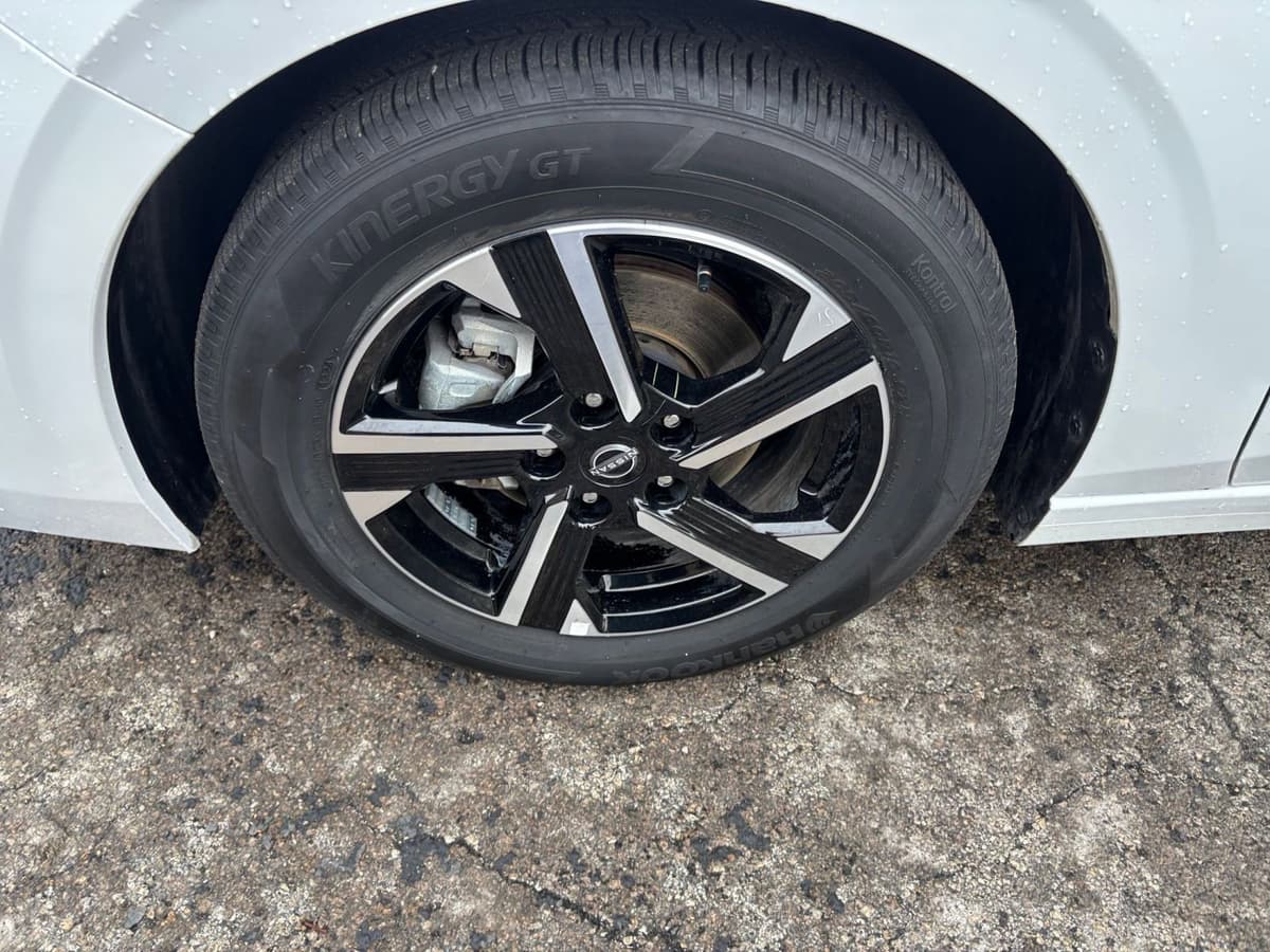 2025 Nissan Sentra - Image 25