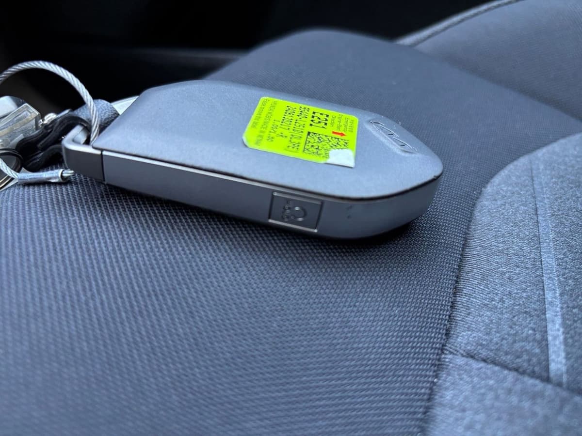 2025 Kia K5 - Image 21