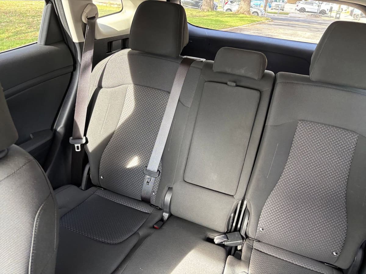 2025 Kia Sportage - Image 34