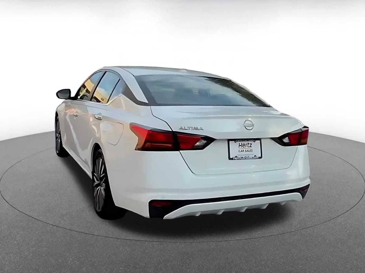 2025 Nissan Altima - Image 11