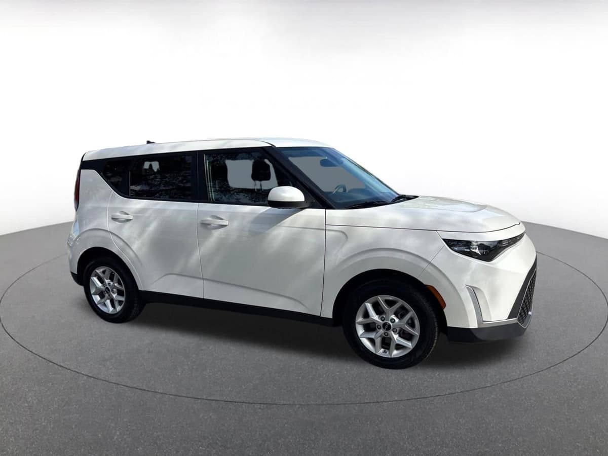 2025 Kia Soul - Image 1