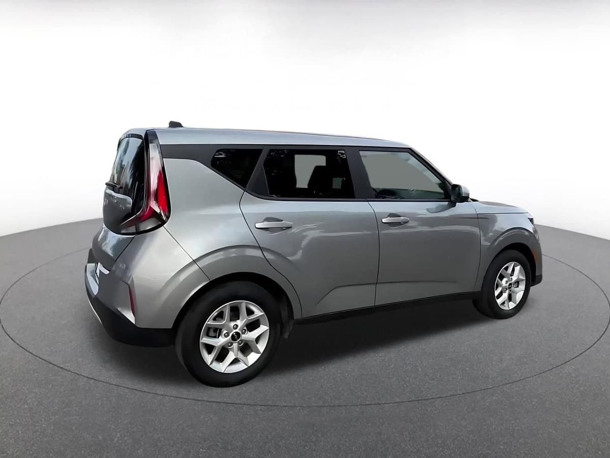 2025 Kia Soul - Image 15