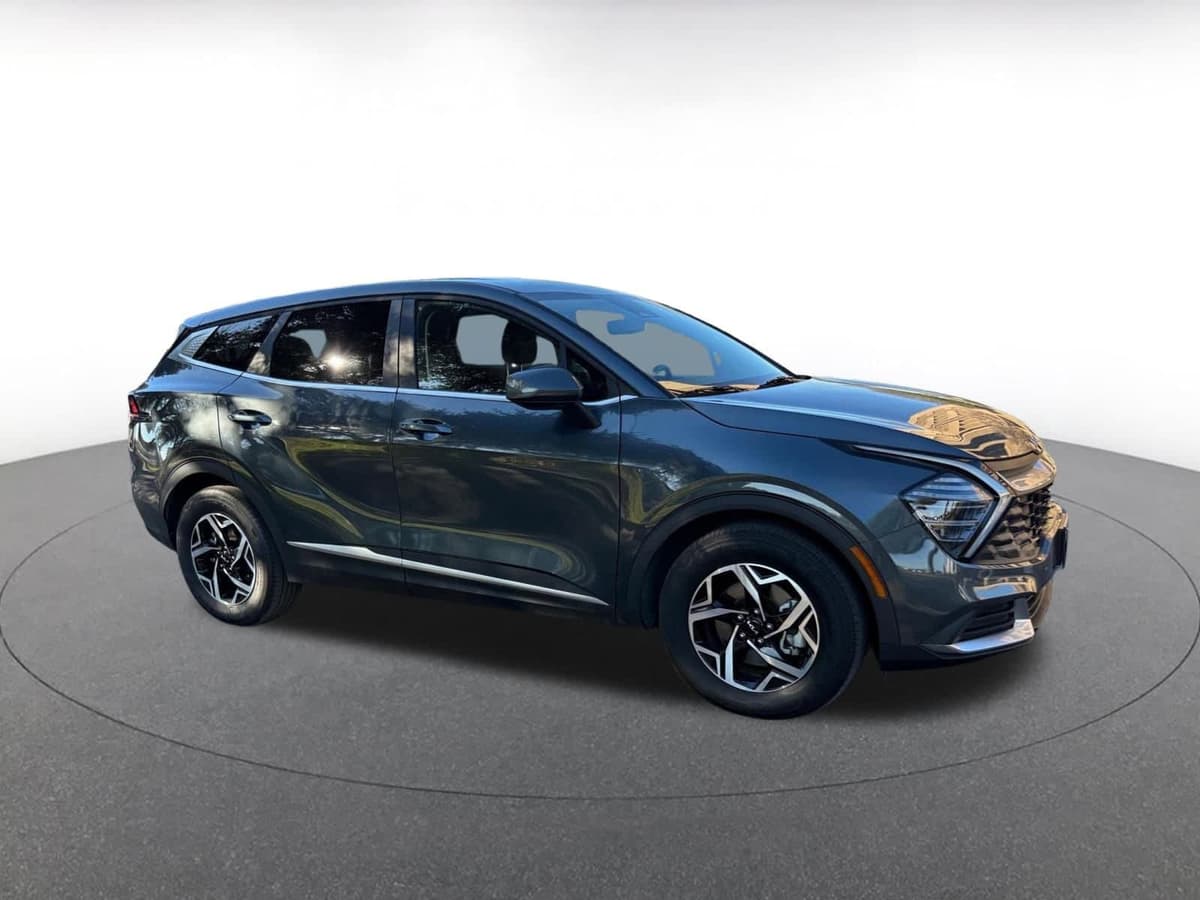 2025 Kia Sportage - Image 1