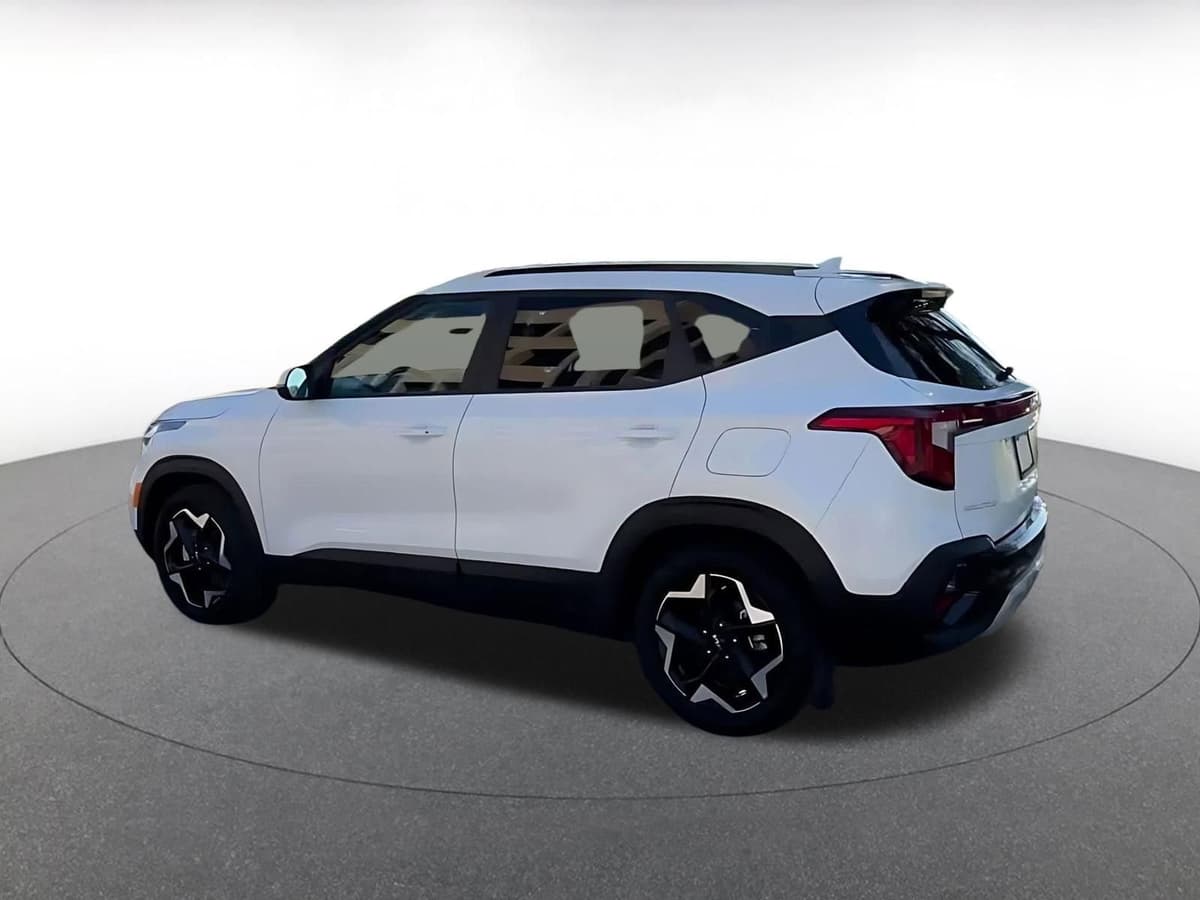 2025 Kia Seltos - Image 10