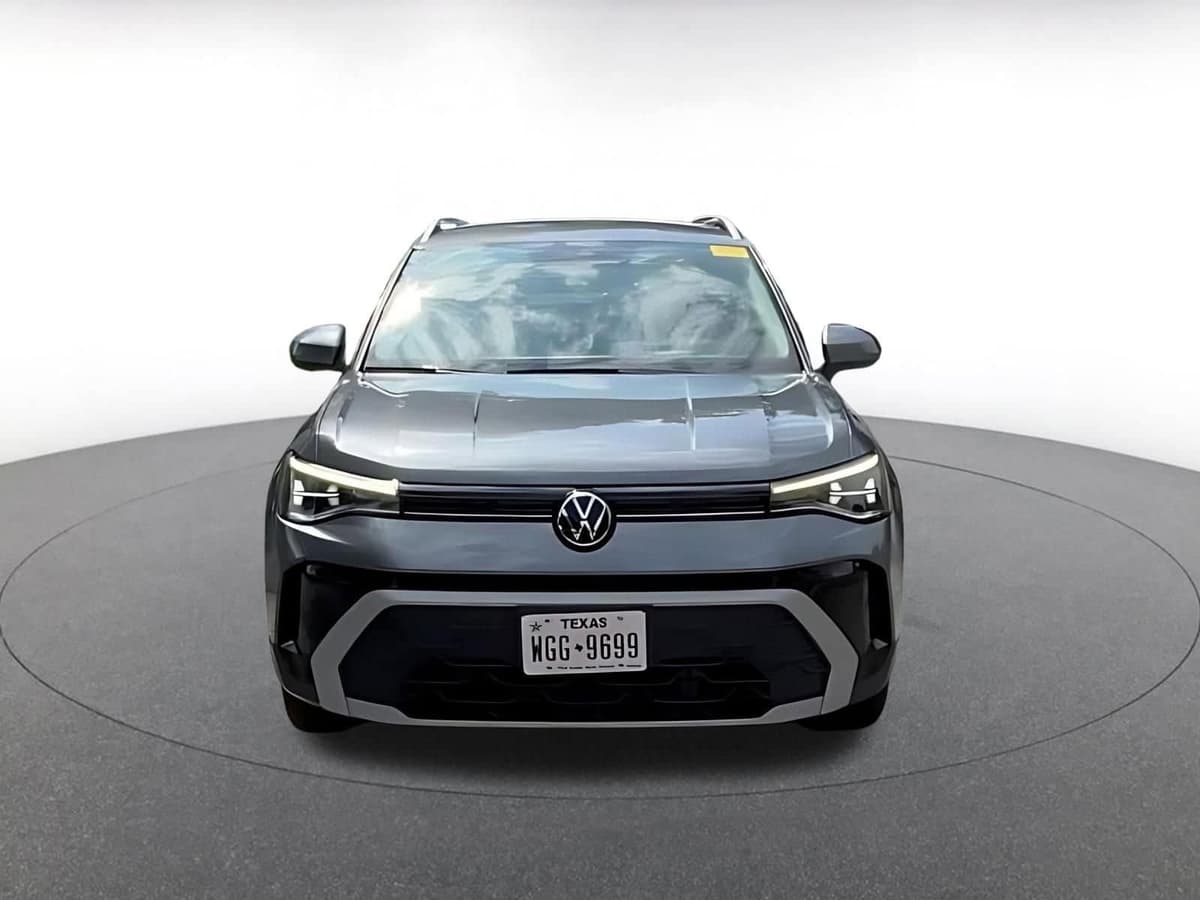 2025 Volkswagen Taos - Image 5