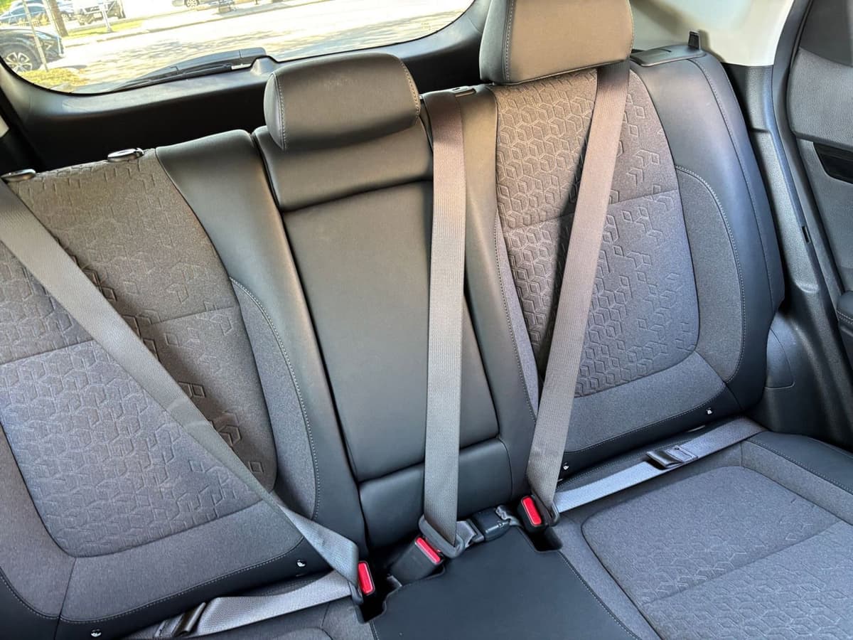 2025 Kia Seltos - Image 32