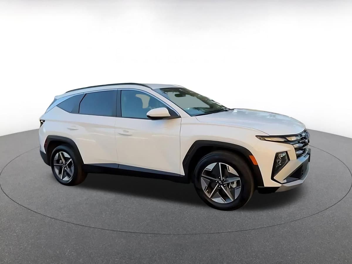 2025 Hyundai Tucson - Image 2