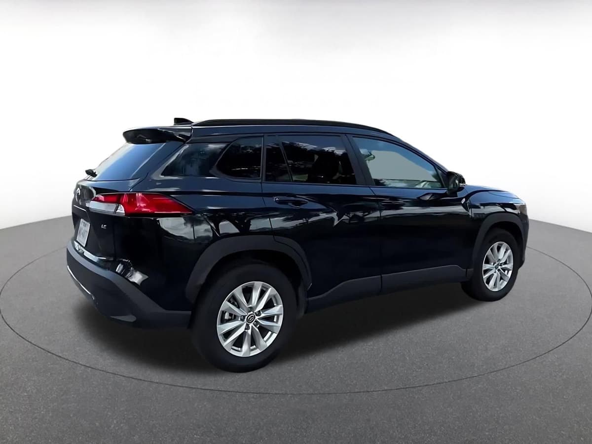 2025 Toyota Corolla Cross - Image 15