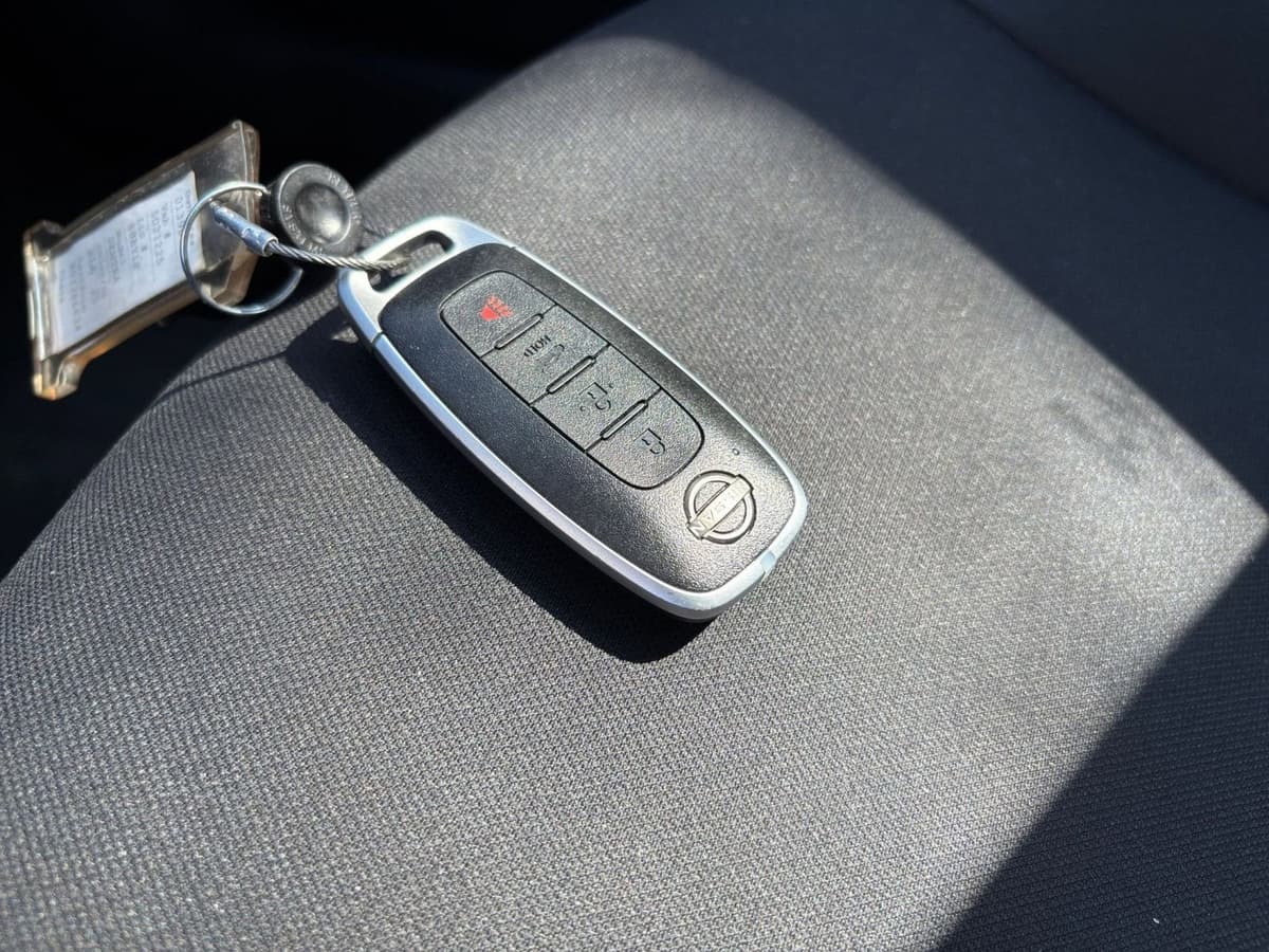 2025 Nissan Sentra - Image 18