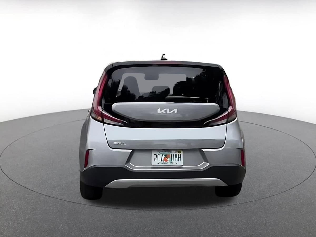 2025 Kia Soul - Image 12