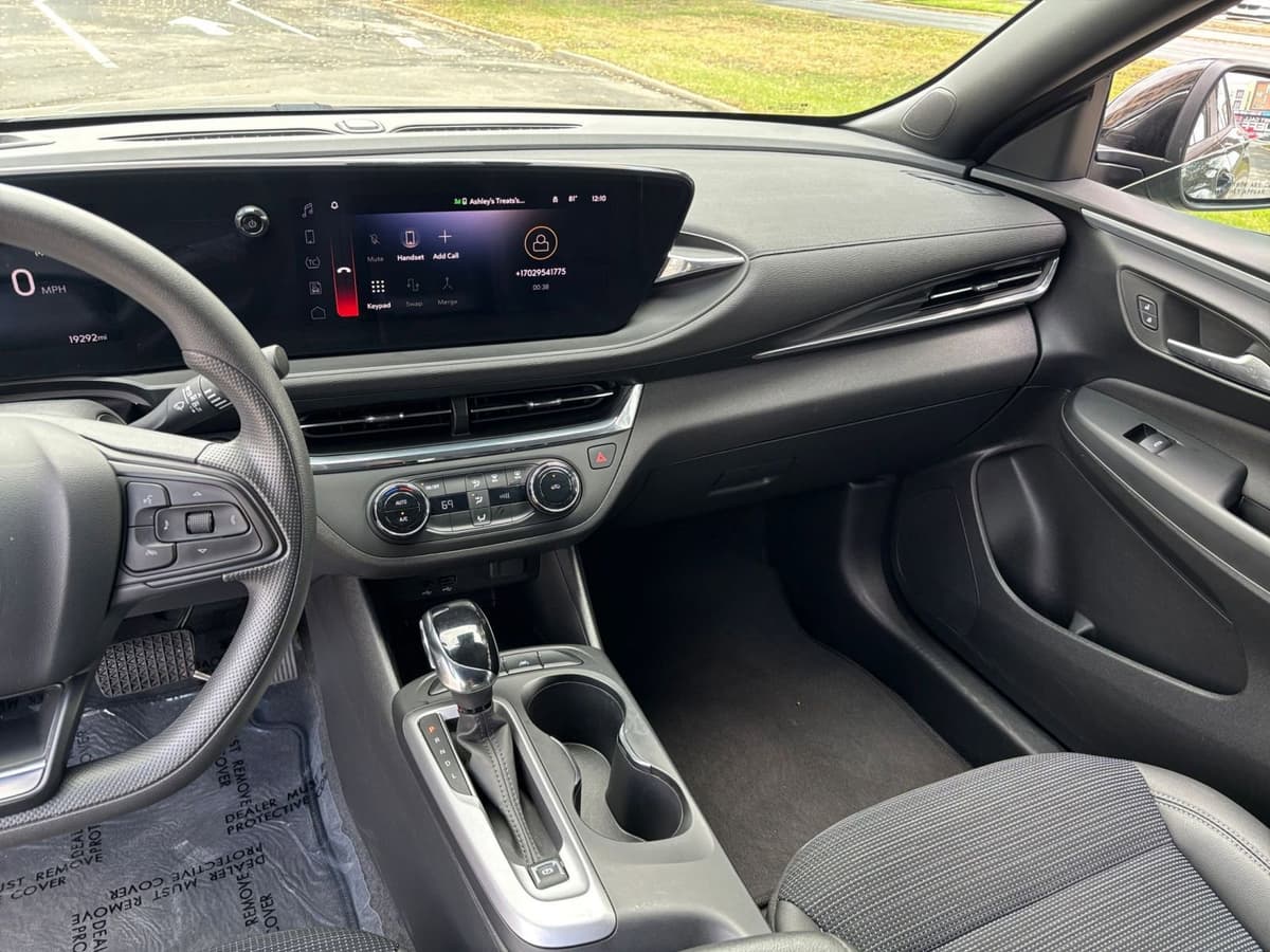 2025 Buick Envista - Image 30