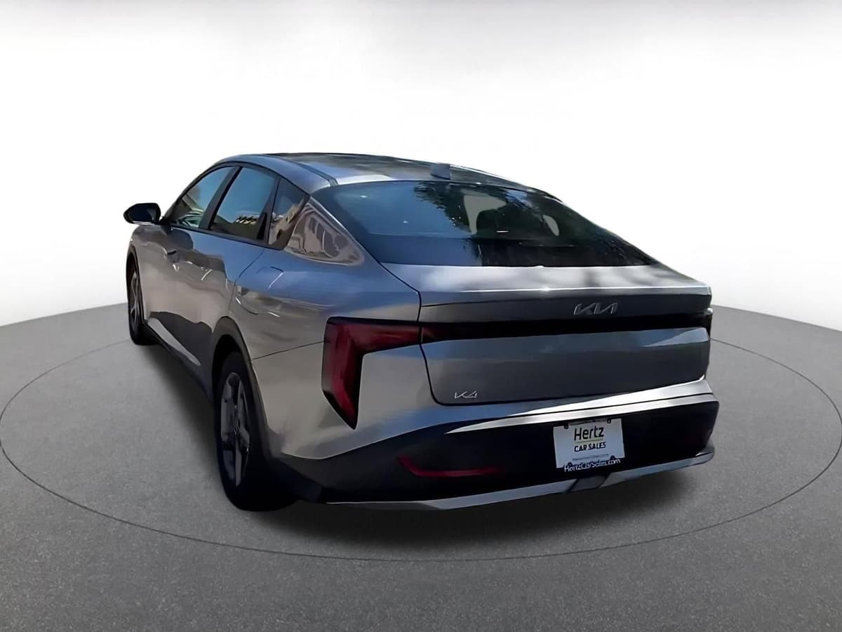 2025 Kia K4 - Image 8