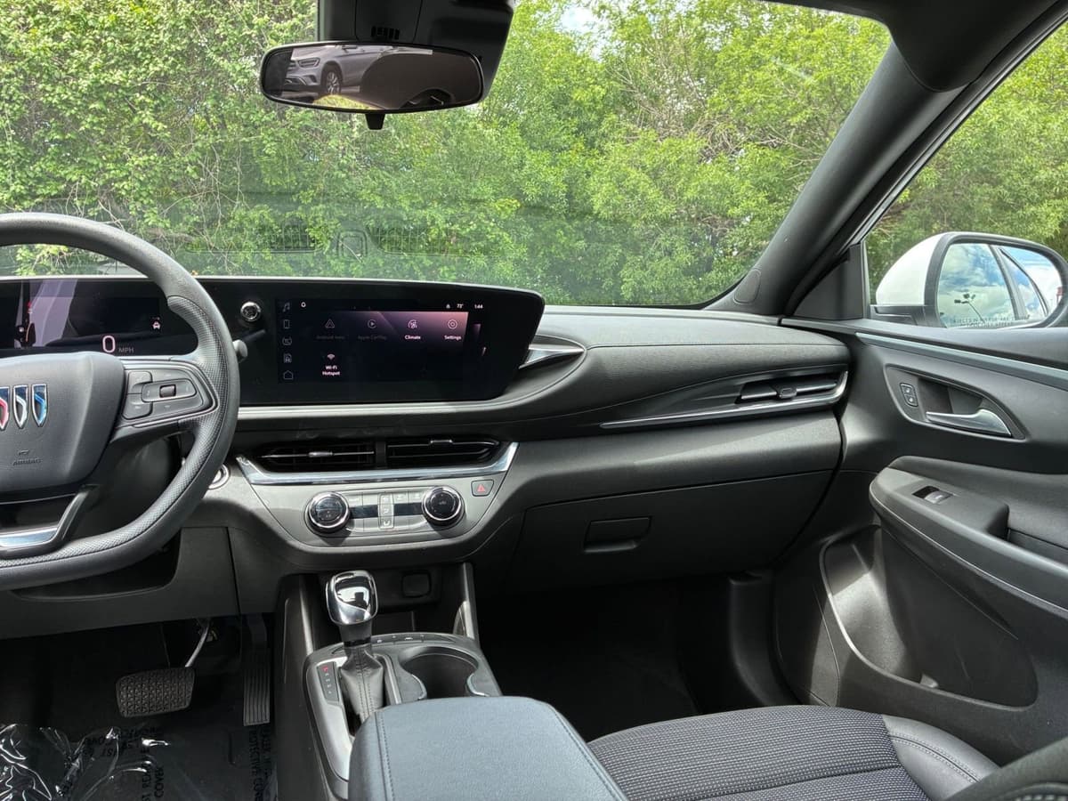 2025 Buick Envista - Image 33