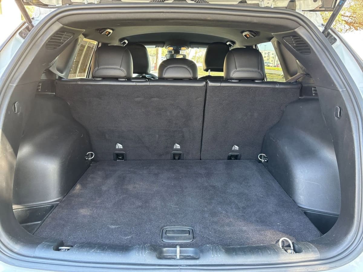 2025 Jeep Compass - Image 26