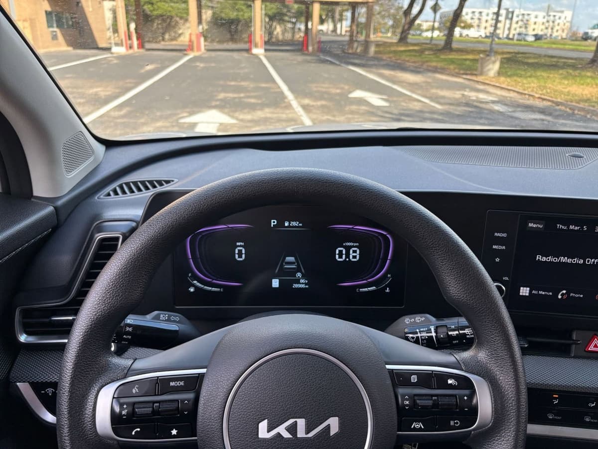 2025 Kia Sportage - Image 29