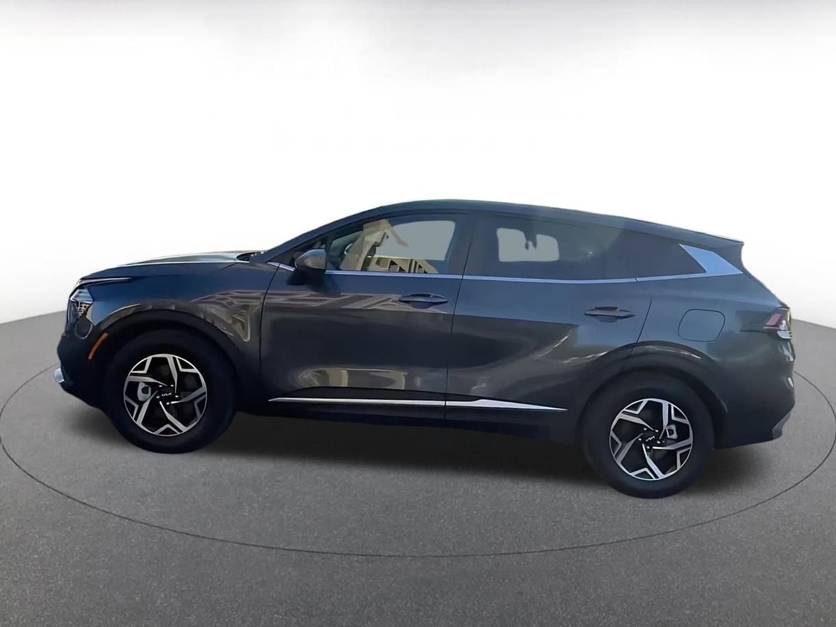 2025 Kia Sportage - Image 10